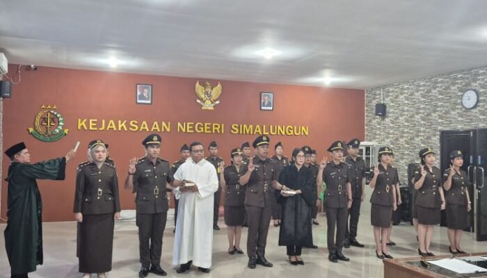 14 asn kejari simalungun resmi disumpah, siap jalankan tugas dengan integritas