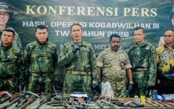 tni klaim lumpuhkan 12 tokoh opm di papua, senjata dan amunisi disita