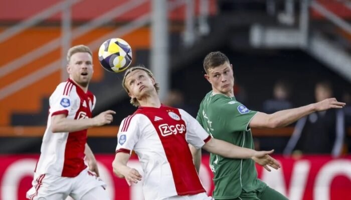 ajax vs fc utrecht masih 0-0 di babak pertama, duel sengit playoff eropa