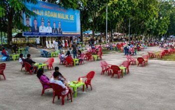 Joging track lapangan adam malik dipenuhi pedagang, warga minta pemko bertindak tegas joging track lapangan adam malik dipenuhi pedagang, warga minta pemko bertindak tegas