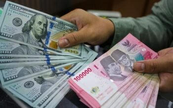 dolar as tembus rp17.700, rupiah masih tertekan di tengah gejolak global