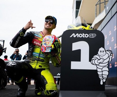  fabio di giannantonio juara motogp catalunya 2026 usai balapan penuh drama