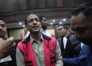 Jaksa tuntut nadiem makarim 18 tahun penjara dan bayar rp5,6 triliun di kasus korupsi chromebook jaksa tuntut nadiem makarim 18 tahun penjara dan bayar rp5,6 triliun di kasus korupsi chromebook