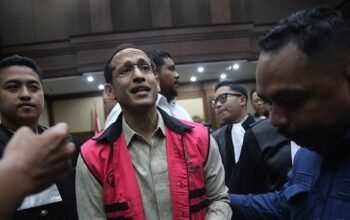 Jaksa tuntut nadiem makarim 18 tahun penjara dan bayar rp5,6 triliun di kasus korupsi chromebook jaksa tuntut nadiem makarim 18 tahun penjara dan bayar rp5,6 triliun di kasus korupsi chromebook
