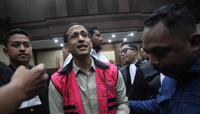 jaksa tuntut nadiem makarim 18 tahun penjara dan bayar rp5,6 triliun di kasus korupsi chromebook