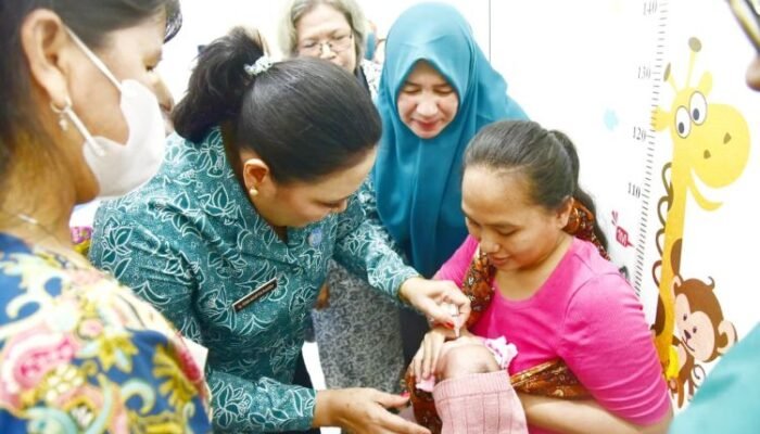 bulan bhakti ibi 2026, tp pkk tapteng hadiri kb gratis dan imunisasi serentak