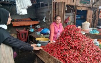 harga bahan pokok di pasar dwikora meroket, warga mulai kurangi belanja harian