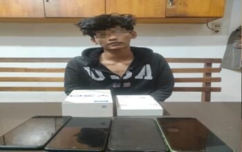 Pemuda 18 tahun di siantar ditangkap, 4 hp curian disembunyikan di bawah tungku pemuda 18 tahun di siantar ditangkap, 4 hp curian disembunyikan di bawah tungku
