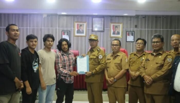kelangkaan pupuk bersubsidi disorot mahasiswa, bupati taput siap bentuk satgas