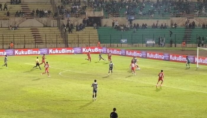 psim yogyakarta kalahkan malut united 2-0, ze valente cetak gol penalti