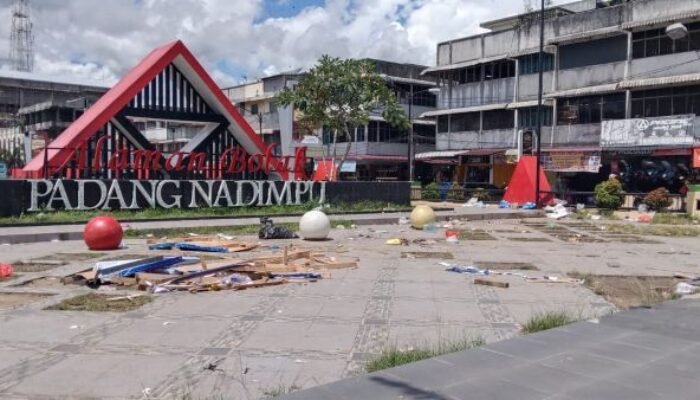 usai pesta tapanuli 2026, alaman bolak padangsidimpuan dipenuhi sampah