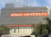 kebakaran auditorium kampus binus cakra jakbar, 11 mobil damkar dikerahkan