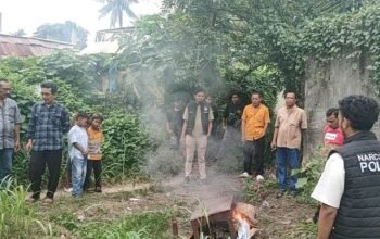 rumah terbengkalai di padangsidimpuan digerebek polisi, ditemukan bong dan plastik sabu