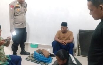 diduga jadi sarang narkoba, gubuk di laut tador dibakar warga batu bara