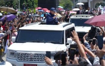 prabowo pakai mobil maung di ktt asean filipina, menlu sebut kebanggaan indonesia