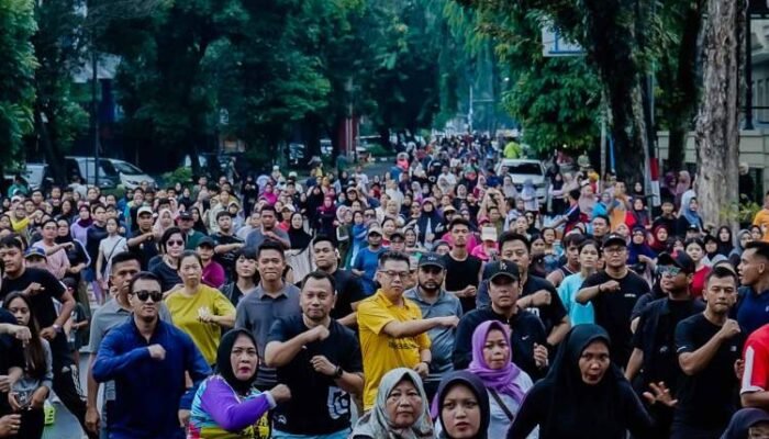 rico waas joging bareng kapolrestabes dan dandim di cfd medan, warga berebut foto