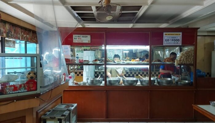tujuh kuliner legendaris blok m yang tetap ramai hingga kini