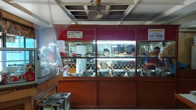 tujuh kuliner legendaris blok m yang tetap ramai hingga kini