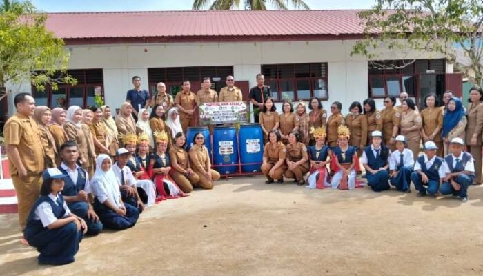smpn 1 tukka gandeng kal recycle luncurkan program sekolah asri