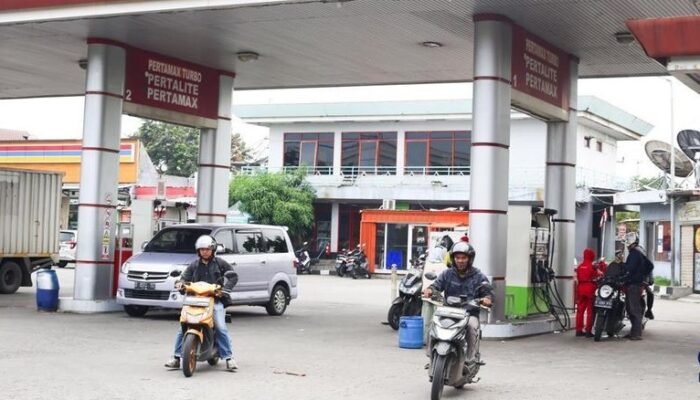 harga bbm 1 mei 2026 tak naik, pertamina pertahankan tarif pertamax hingga solar