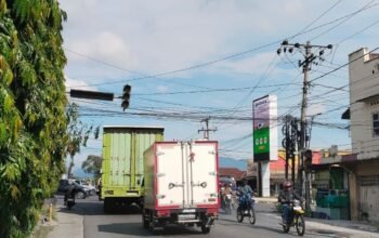 lampu lalu lintas mati di pematangsiantar, pengendara keluhkan risiko kecelakaan