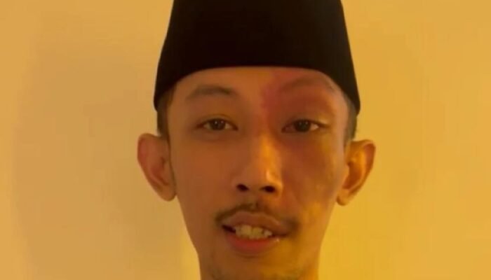 viral main game dan merokok saat rapat, anggota dprd jember ini minta maaf
