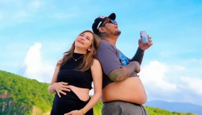 virgoun dan lindi fitriyana dikaruniai anak laki-laki, namanya jadi sorotan