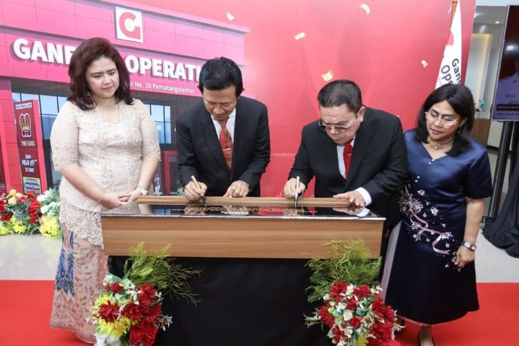 wesly silalahi resmikan ganesha operation, siantar siap cetak generasi unggul