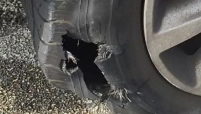 ban bocor massal di tol jagorawi arah bogor, jasa marga tanggap cepat atasi insiden!