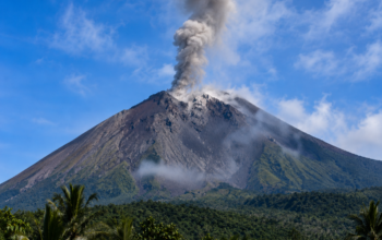 dua pendaki singapura masih hilang di gunung dukono, polisi selidiki pemandu lokal