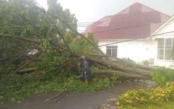 angin kencang terjang pematangsiantar, rsud djasamen saragih dan 13 titik terdampak