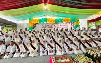 tangis haru warnai wisuda 64 santri tahfidz mis al amin medan