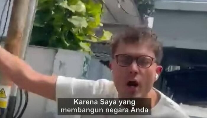 viral bule ngamuk saat ditagih bayar kopi di tanah abang: “saya yang bangun negaramu”