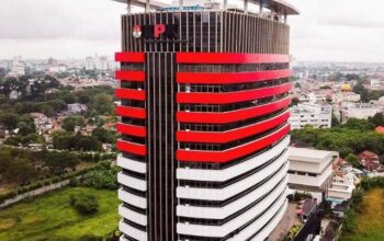kpk ott kantor imigrasi jakarta barat, kepala kantor dan belasan orang diamankan