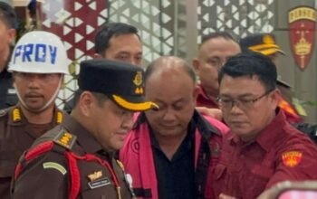 dadan dan dua eks wakil kepala bgn pakai rompi tahanan kejagung