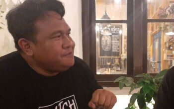 Dandhy laksono tanggapi laporan mama sinta soal film pesta babi dandhy laksono tanggapi laporan mama sinta soal film pesta babi