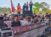 korban banjir datangi kantor bupati aceh singkil, tuntut realisasi bantuan segera