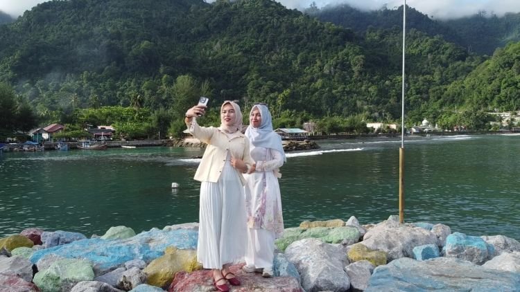 lhok rukam aceh selatan, destinasi wisata bahari dan kuliner favorit