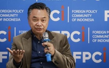 Teddy bela kunjungan luar negeri prabowo, gerindra balas kritik dino patti djalal teddy bela kunjungan luar negeri prabowo, gerindra balas kritik dino patti djalal