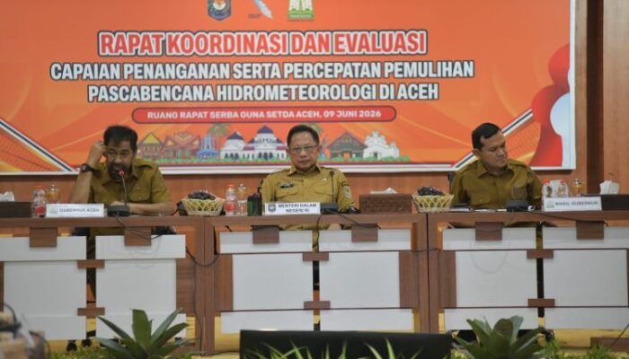 di hadapan mendagri, mualem soroti sawah dan infrastruktur rusak