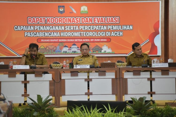 di hadapan mendagri, mualem soroti sawah dan infrastruktur rusak