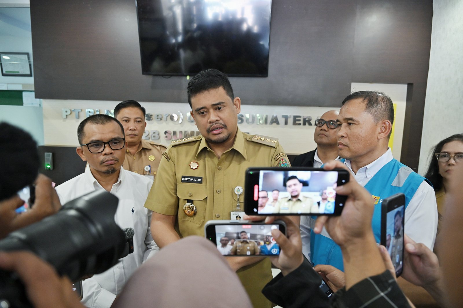 gubernur bobby nasution tegur pln sumut, minta kompensasi bagi masyarakat terdampak pemadaman