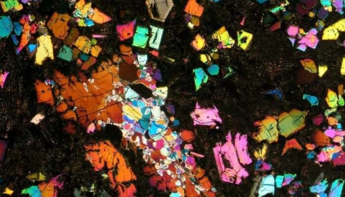 meteorit dari gurun sahara ungkap rahasia planet raksasa yang musnah