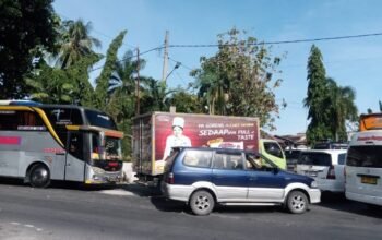 stok solar habis, antrean truk dan bus mengular di spbu siantar