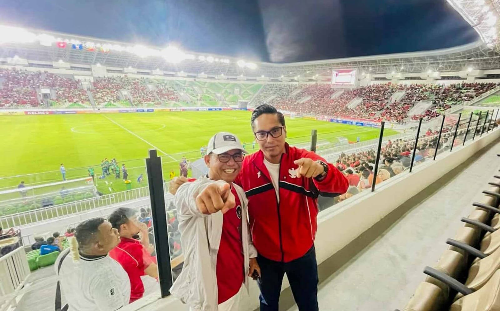 nonton timnas u-19 menang 3-0, kekompakan rico waas-zakiyuddin curi perhatian di stadion utama sumut