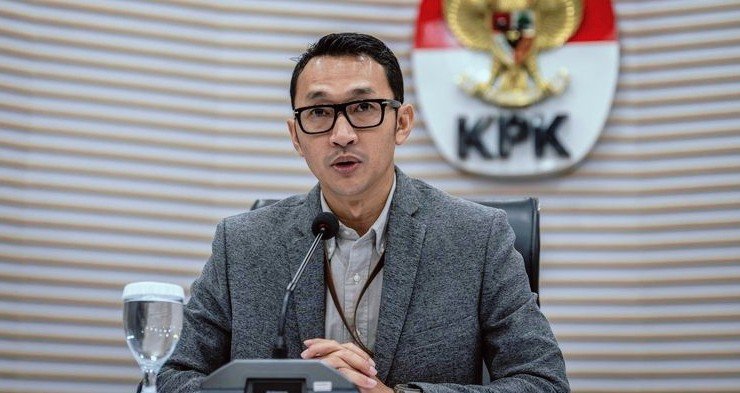 terkait pengurusan izin wna, kpk ott pejabat imigrasi jakarta barat