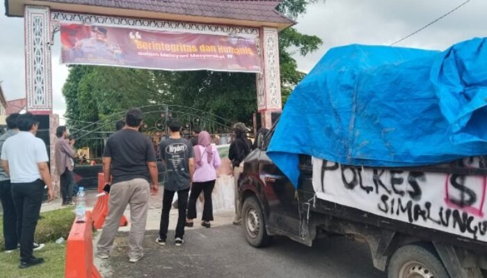 gampas berdaulat unjuk rasa di polres simalungun