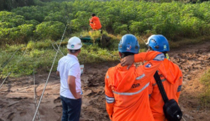 pln bergerak cepat perbaiki 12 tower transmisi rusak akibat cuaca ekstrem di sumut