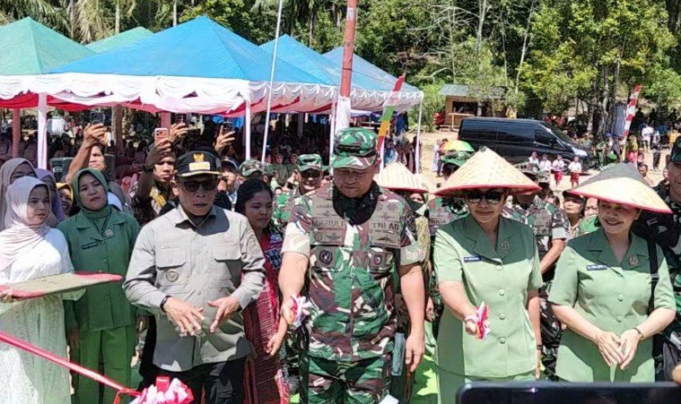 kasad resmikan jembatan modular di lubuk ampolu tapteng