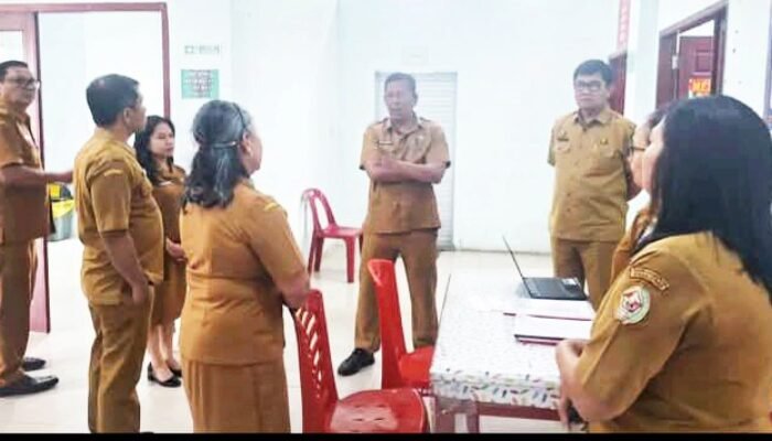 sekda taput sidak dinkes dan puskesmas, cek disiplin serta pelayanan kesehatan